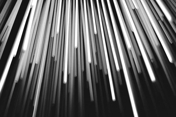 Giuntatrice a fusione per fibra ottica su un banco di lavoro, con fibre in preparazione